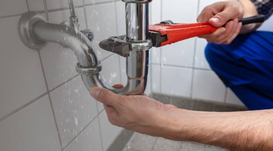 Expert burst pipe repair services in Forsan, TX